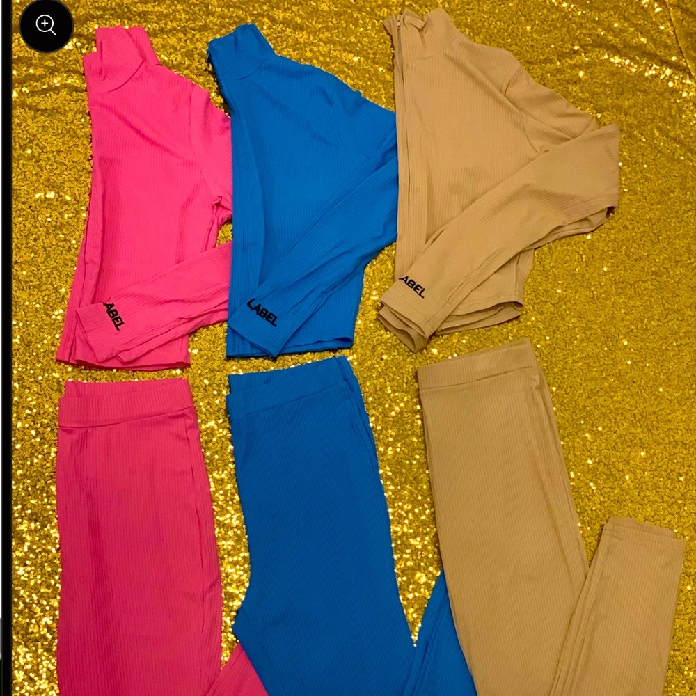 Two piece! Blue and pink available. Gym friendly